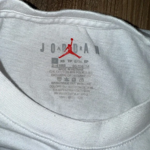 Nike Jordan Long Sleeve Shirt Kids XS 5-6 White Graphic Tee - Picture 3 of 4